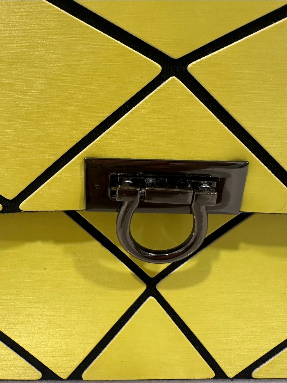 Patrizia Luca Canary Yellow Geo Lock Front Tote – Chain Strap Included - Picture 5 of 10